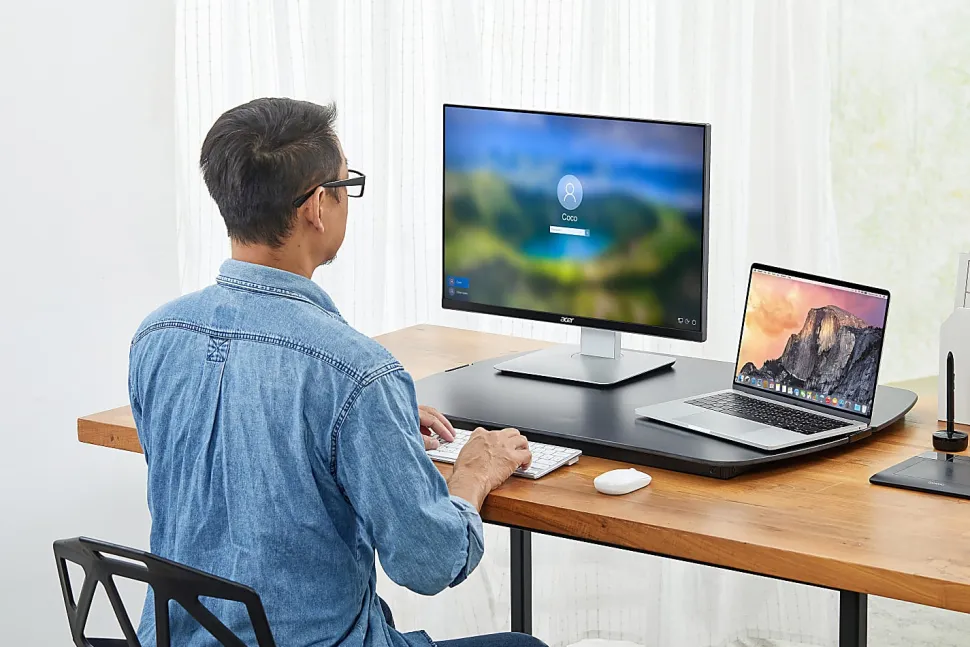 Bostitch® Manual Standing Desk Riser, 15-3/4"H x 31"W x 22"D, Black