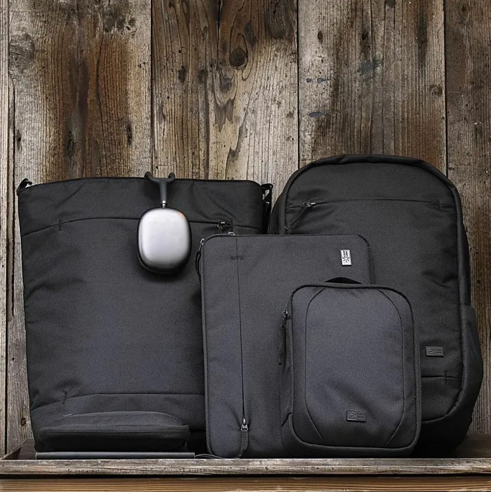 Case Logic Polyester Invigo Medium Electronic Case, 9-3/4”H x 5-15/16”W x 2-13/16”D, 73% Recycled, Black