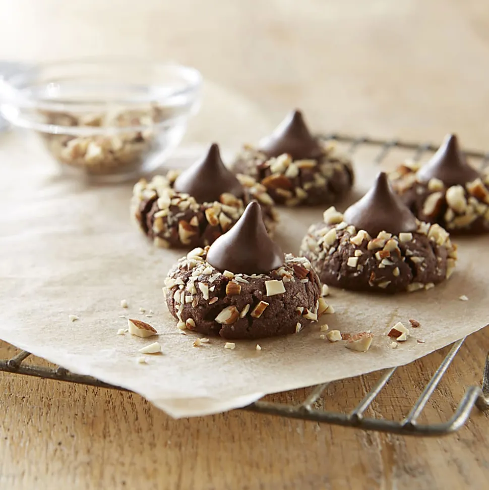 HERSHEY'S KISSES Milk Chocolate with Almonds Candy, 26.5 oz