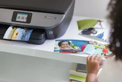 HP Advanced Photo Paper for Inkjet Printers, Glossy, 5" x 7", 66 Lb., Pack Of 60 Sheets (Q8690A)