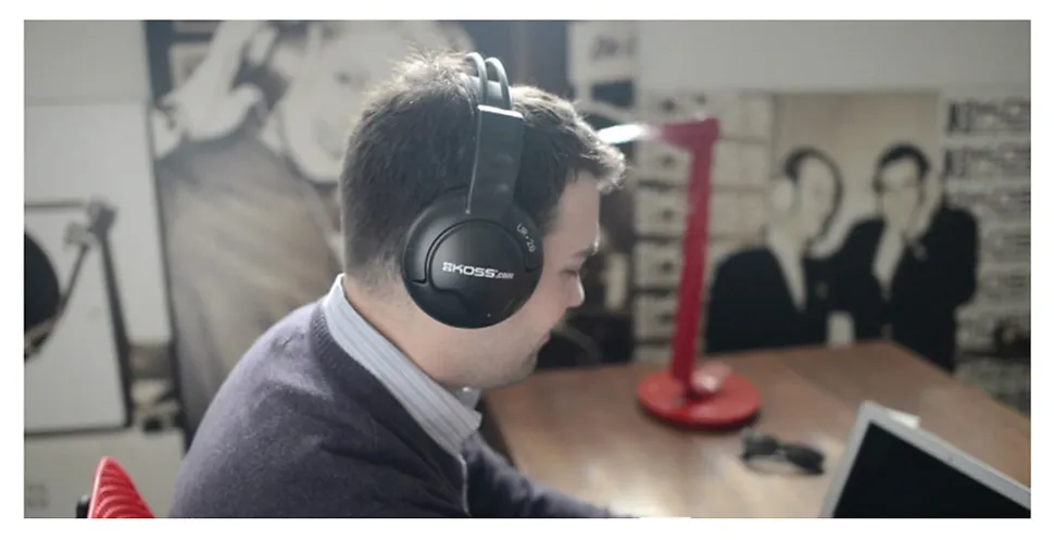 Koss UR20 Over Ear Headphones - Stereo - Wired - 32 Ohm - 30 Hz to 20 kHz - Over-the-head - Binaural - Circumaural - 8 ft Cable - 6/Pack