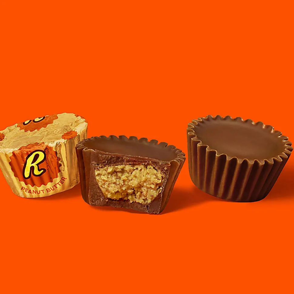 REESE'S Milk Chocolate Peanut Butter Cups Miniatures Candy, 30 oz