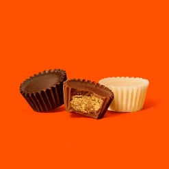 REESE'S Peanut Butter Cups Miniatures Candy Assortment, 26.6 oz