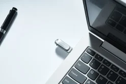SanDisk® iXpand® Dual Drive USB-C Luxe Flash Drive, 128GB, Silver