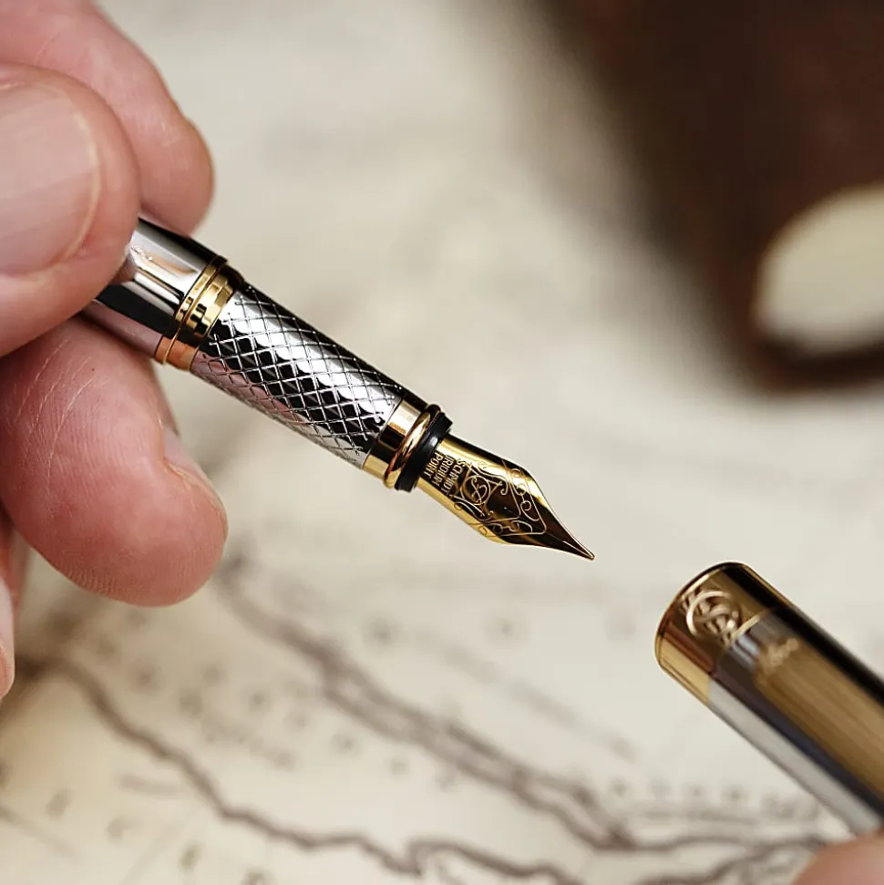 Scriveiner Classic Fountain Pen, Medium Point, 0.7 mm, Silver Chrome/Gold Barrel, Black/Blue Ink