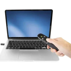 StarTech.com Wireless Presentation Remote with Green Laser Pointer - 90ft)