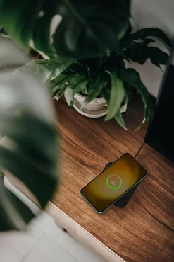 Universal Easy Align Wireless Charging Pad 15W, Black